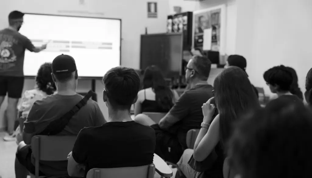 alumnos en una clase