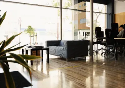 sala de espera con sofa