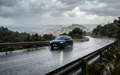 Conducir bajo la lluvia en Alicante: técnicas y errores que evitar