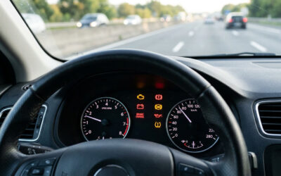 Cómo interpretar el panel luminoso de tu coche: avisos y señales del cuadro de mando