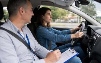 ¿Cuánto dura el examen práctico de conducir y cómo se desarrolla?